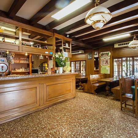 Albergo Ristorante Da Felice Loria Kültér fotó