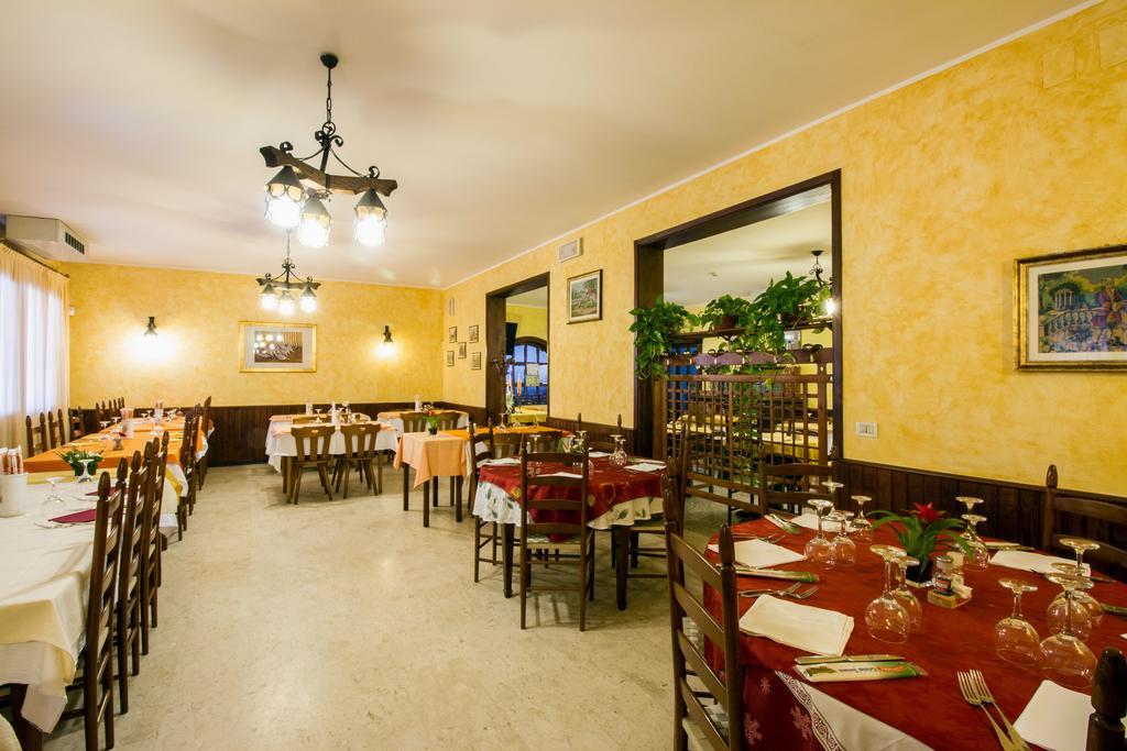 Albergo Ristorante Da Felice Loria Kültér fotó